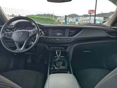 Opel Insignia Sports Tourer 2020 - 13000 EUR, 208000 km - 208000km - foto 9 de 19