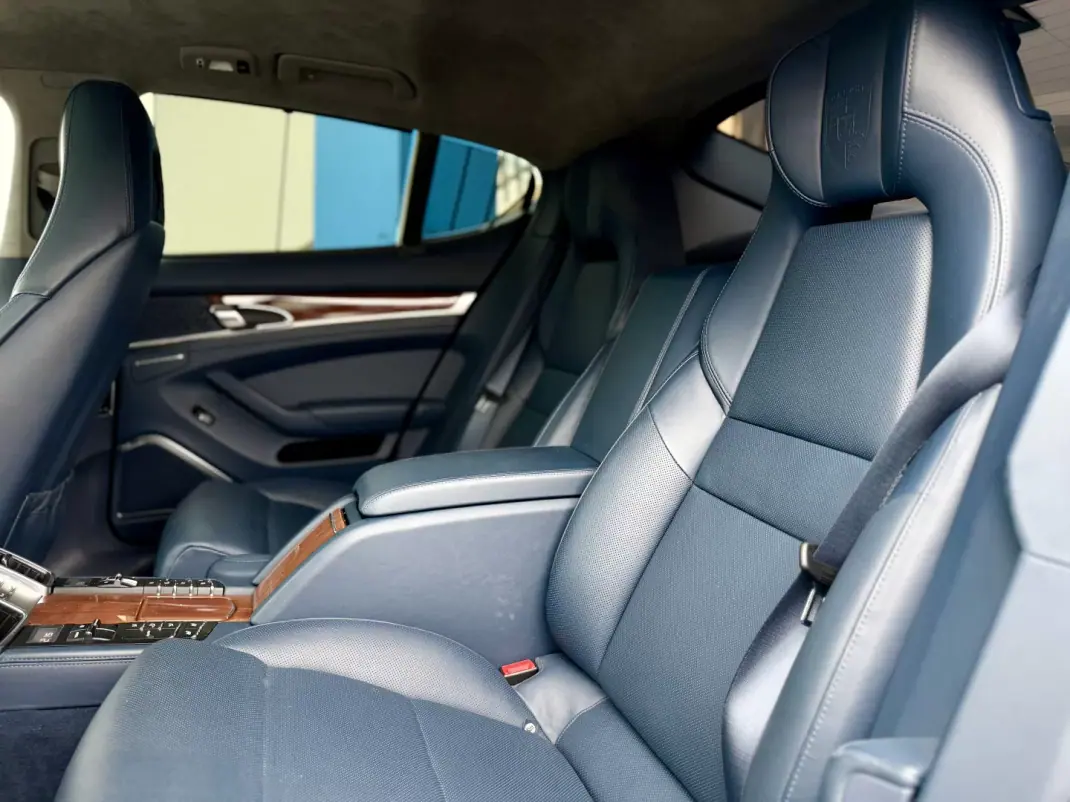 Porsche Panamera 2010 - 45950 EUR, 73000 km - 73000km - foto 15 de 31