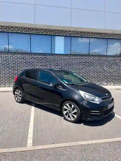 Kia Rio 2016 - 10790 EUR, 90000 km - AUTO.MOTO.pt - 90000km - foto 4 de 9