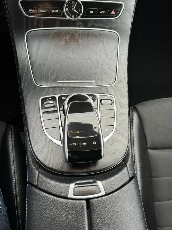 Mercedes-Benz E 220 2017 - 34999 EUR, 179000 km - AUTO.MOTO.pt - 179000km - foto 27 de 29