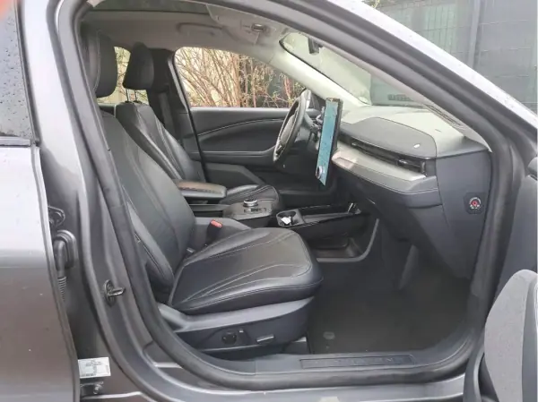 Ford Mustang Mach-E 2021 - 34900 EUR, 49000 km - AUTO.MOTO.pt - 49000km - foto 4 de 5