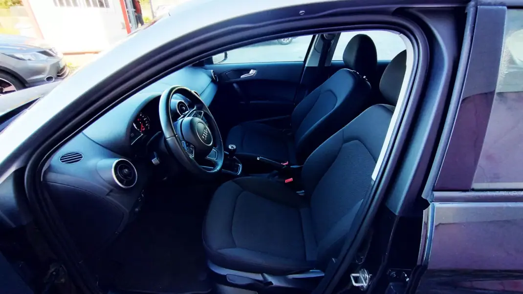 Audi A1 Sportback 2014 - 10999 EUR, 159000 km - AUTO.MOTO.pt - 159000km - foto 16 de 37