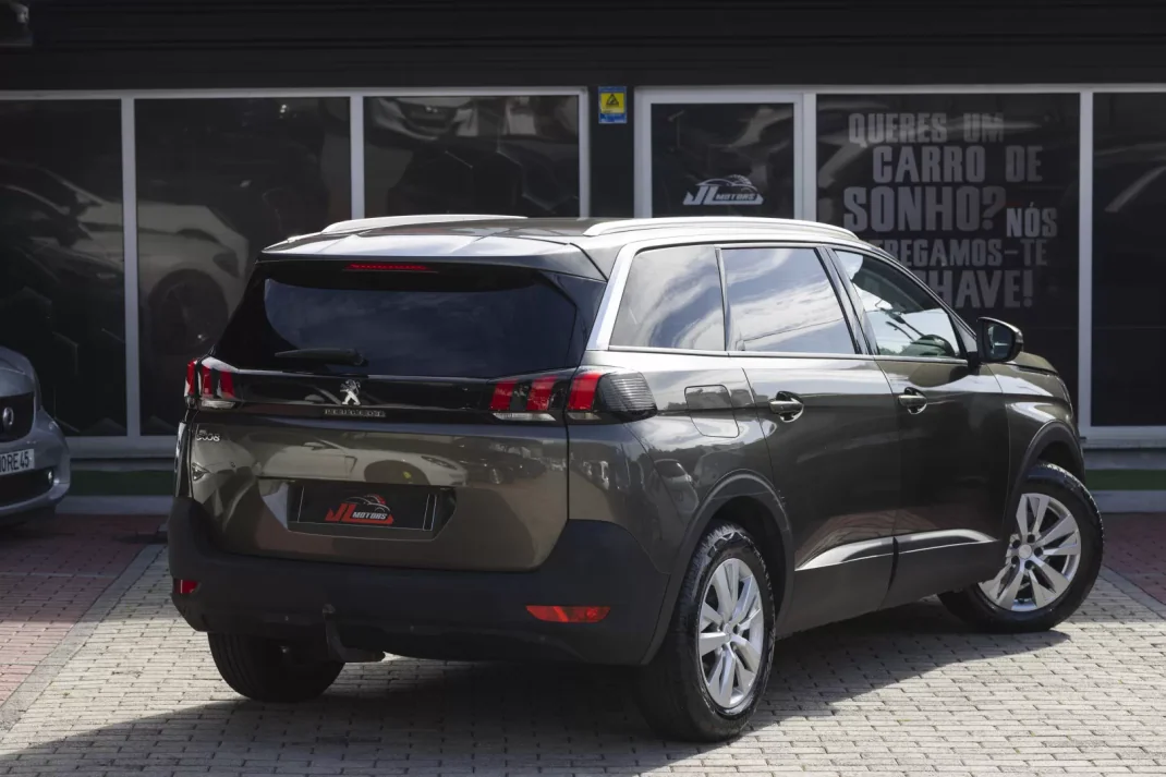 Peugeot 5008 2019 - 18900 EUR, 148184 km - AUTO.MOTO.pt - 148184km - foto 27 de 28