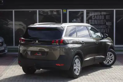 Peugeot 5008 2019 - 18900 EUR, 148184 km - AUTO.MOTO.pt - 148184km - foto 27 de 28