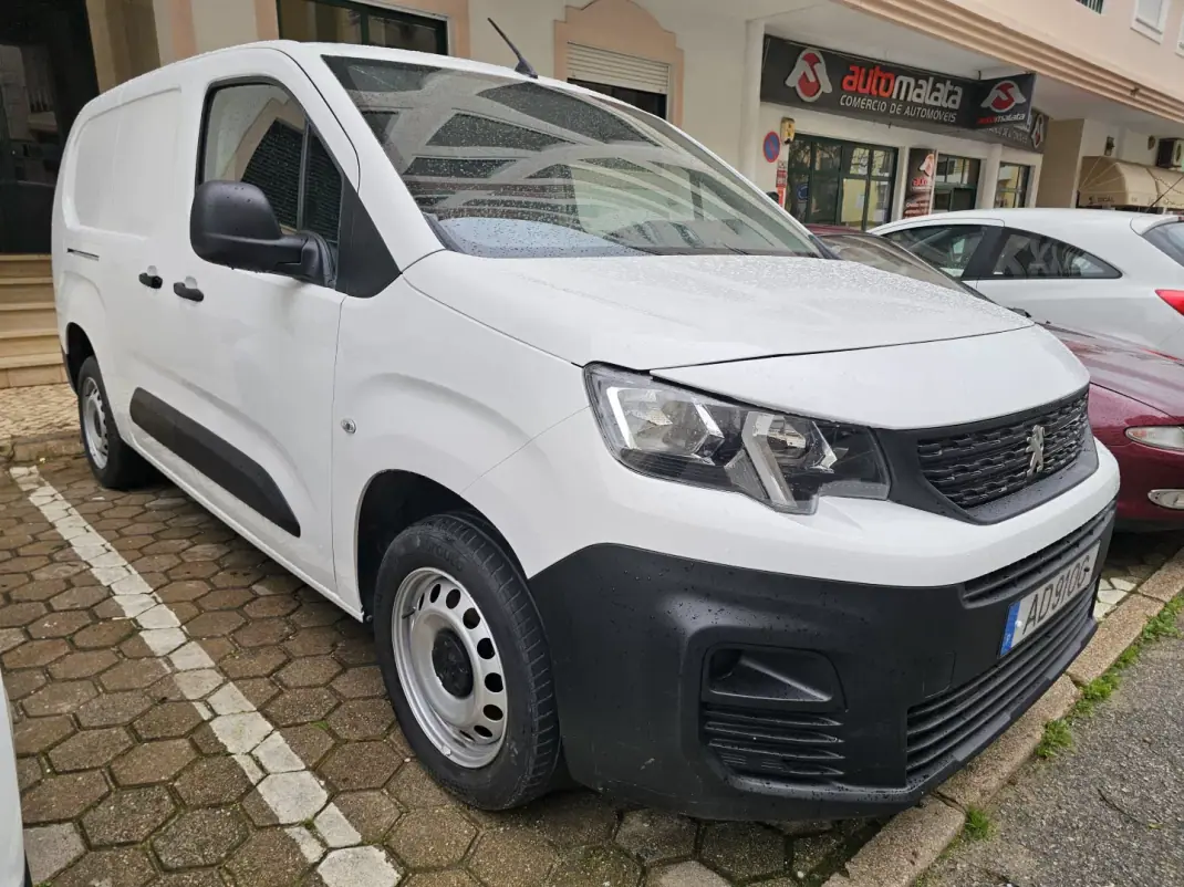 Peugeot Partner 1.5 BlueHDI Pro Longa 3L 2020 - 12900 EUR, 187531 km - AUTO.MOTO.pt - 187531km - foto 1 de 13