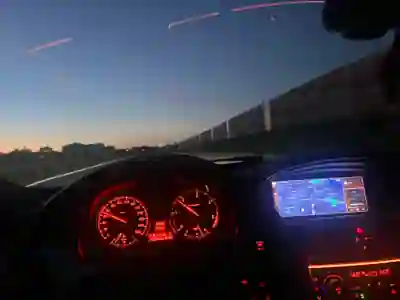 BMW 320 2011 - 7750 EUR, 263000 km - AUTO.MOTO.pt - 263000km - foto 13 de 15