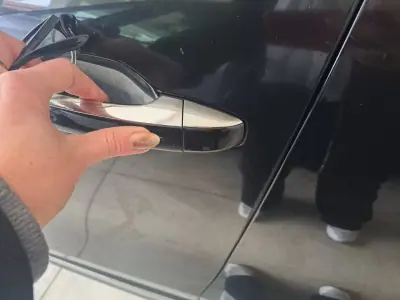 Renault Scénic 2017 - 9980 EUR, 262136 km - AUTO.MOTO.pt - 262136km - foto 36 de 39