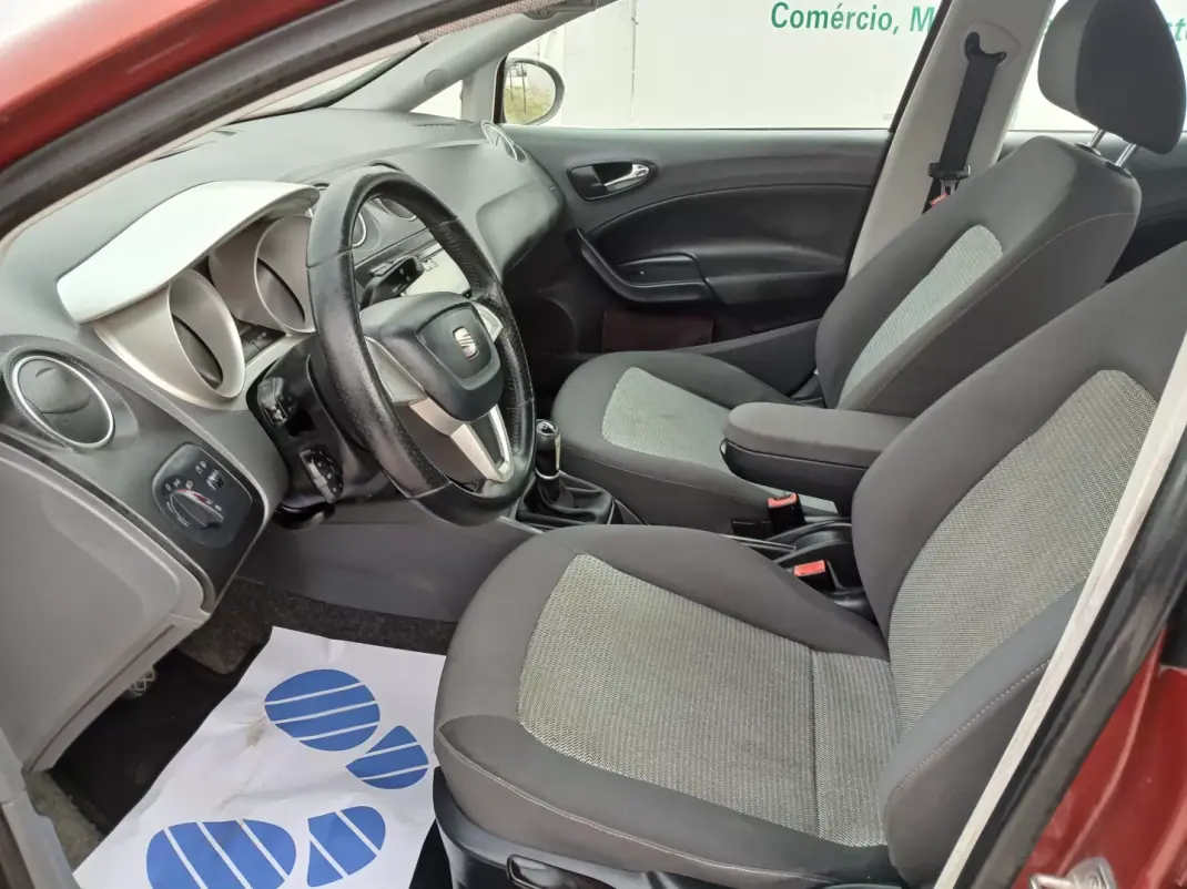 SEAT Ibiza 2009 - 5950 EUR, 160333 km - AUTO.MOTO.pt - 160333km - foto 13 de 25