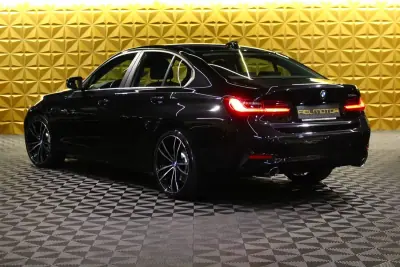 BMW 330 2019 - 22900 EUR, 140000 km - AUTO.MOTO.pt - 140000km - foto 11 de 30