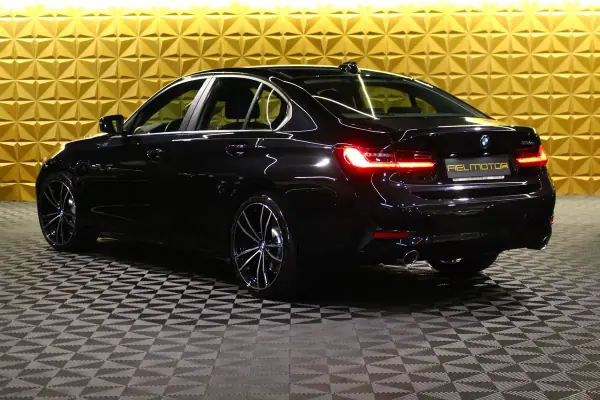 BMW 330 2019 - 22900 EUR, 140000 km - AUTO.MOTO.pt - 140000km - foto 11 de 30