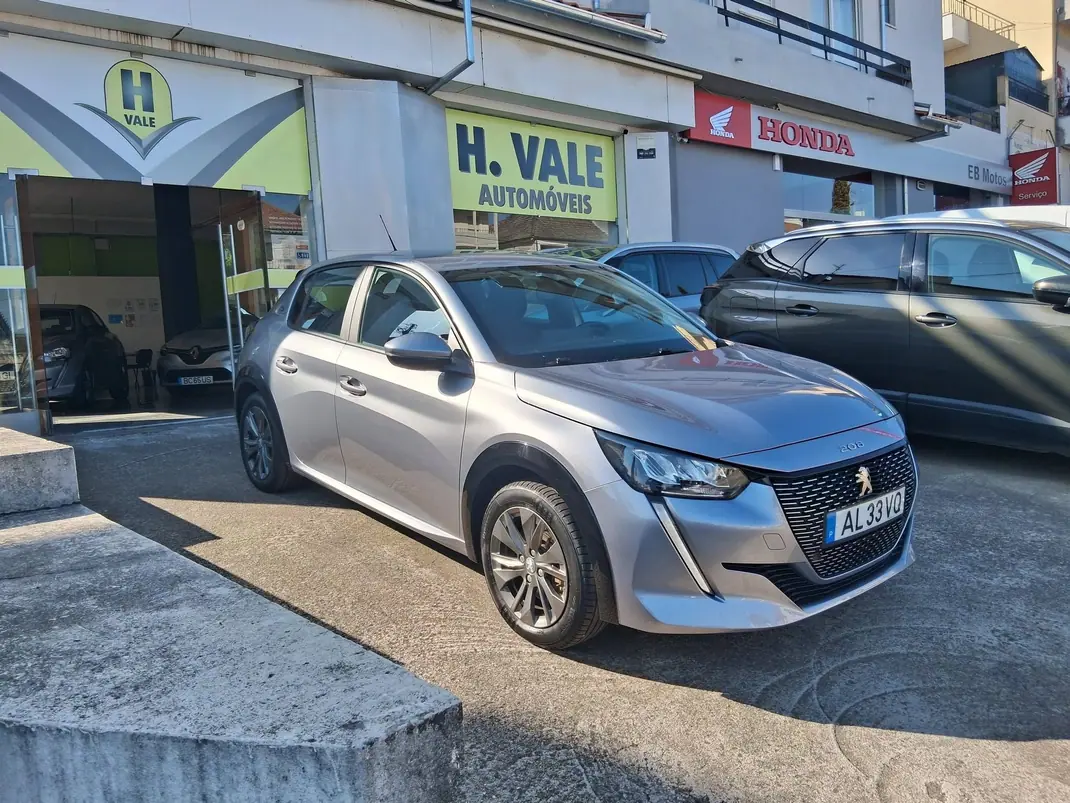 Peugeot e-208 2021 - 18850 EUR, 63051 km - 63051km - foto 2 de 13