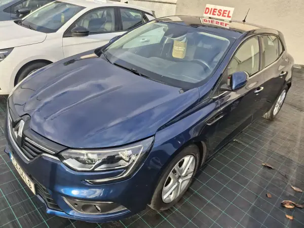Renault Mégane 2019 - 16990 EUR, 179121 km - AUTO.MOTO.pt - 179121km - foto 6 de 22