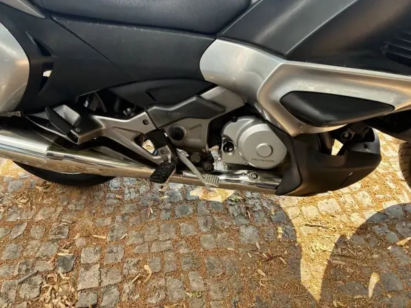 Honda Africa Twin Adventure Sports 2009 - 4350 EUR, 45710 km - AUTO.MOTO.pt - 45710km - foto 17 de 18