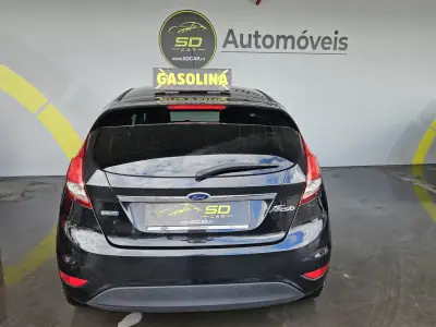 Ford Fiesta 2014 - 8750 EUR, 65000 km - AUTO.MOTO.pt - 65000km - foto 4 de 10