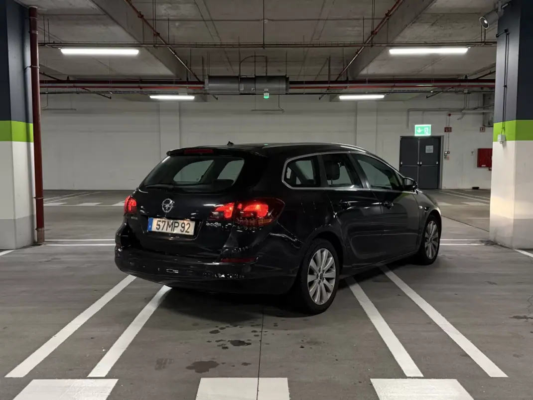Opel Astra 2012 - 5000 EUR, 205000 km - AUTO.MOTO.pt - 205000km - foto 4 de 10