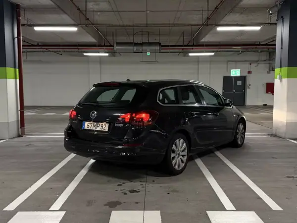 Opel Astra 2012 - 4500 EUR, 205000 km - AUTO.MOTO.pt - 205000km - foto 4 de 10