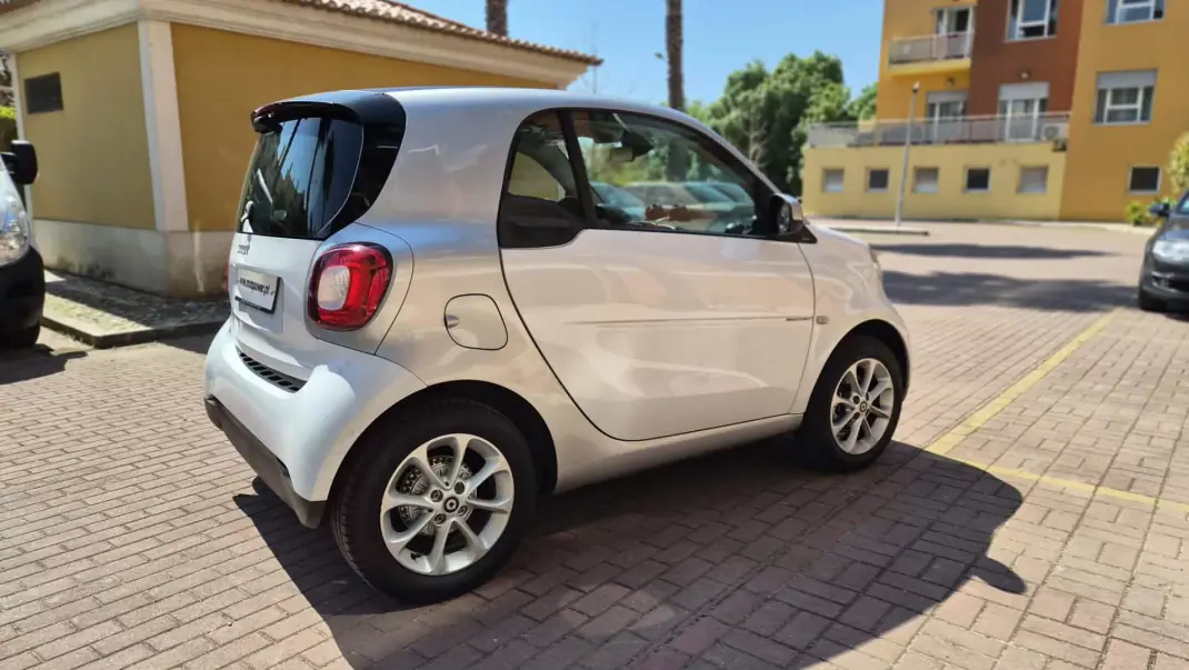 Smart ForTwo Coupé 2017 - 12480 EUR, 45000 km - 45000km - foto 7 de 7