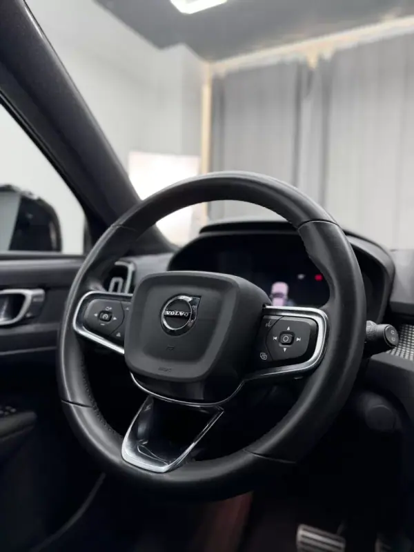 Volvo XC 40 2021 - 25000 EUR, 159000 km - AUTO.MOTO.pt - 159000km - foto 16 de 21