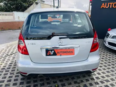 Mercedes-Benz A 180 2010 - 9950 EUR, 118057 km - AUTO.MOTO.pt - 118057km - foto 6 de 12