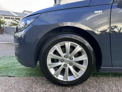 Peugeot 308 SW 2016 - 8900 EUR, 200000 km - AUTO.MOTO.pt - 200000km - foto 17 de 51