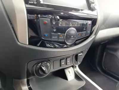 Nissan Navara 2021 - 33900 EUR, 151424 km - 151424km - foto 14 de 27