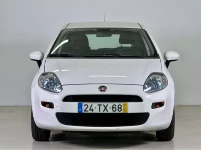 Fiat Punto 2017 - 7950 EUR, 77357 km - AUTO.MOTO.pt - 77357km - foto 2 de 31