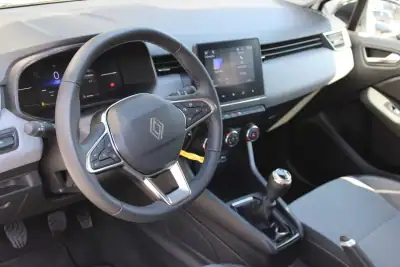 Renault Clio 2024 - 18750 EUR, 1753 km - AUTO.MOTO.pt - 1753km - foto 8 de 22