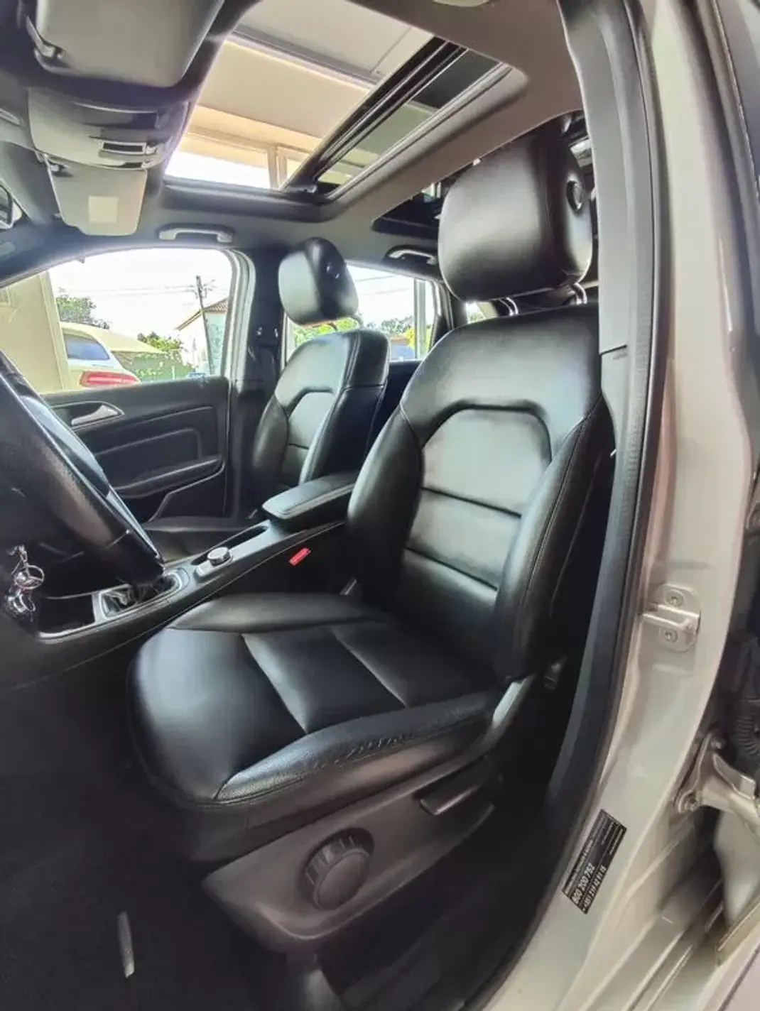 Mercedes-Benz B 180 2012 - 10950 EUR, 220000 km - AUTO.MOTO.pt - 220000km - foto 24 de 32