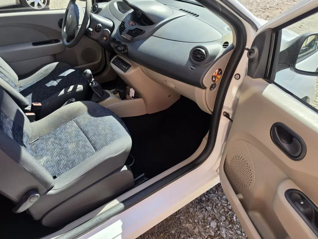 Renault Twingo 2010 - 4250 EUR, 150000 km - 150000km - foto 7 de 11