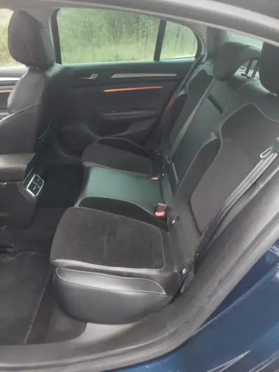 Renault Mégane Grand Coupe 2019 - 15950 EUR, 111650 km - AUTO.MOTO.pt - 111650km - foto 7 de 11
