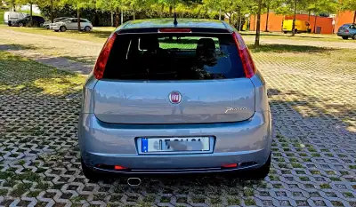 Fiat Punto 2008 - 4500 EUR, 198000 km - AUTO.MOTO.pt - 198000km - foto 4 de 10