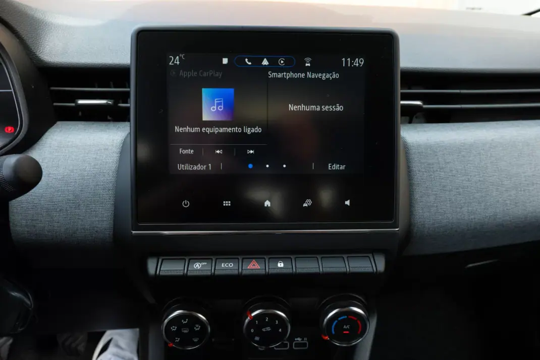 Renault Clio 2024 - 16950 EUR, 38060 km - AUTO.MOTO.pt - 38060km - foto 12 de 16