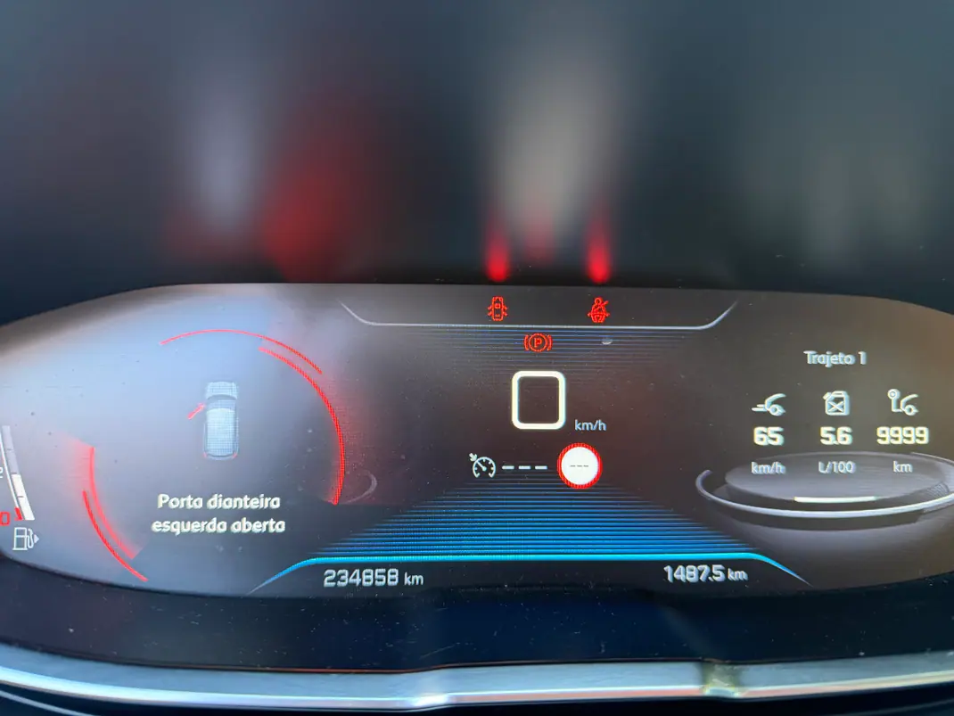 Peugeot 3008 2018 - 15000 EUR, 230000 km - AUTO.MOTO.pt - 230000km - foto 8 de 10