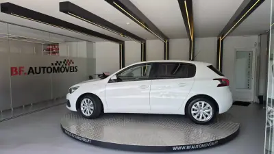 Peugeot 308 2021 - 9500 EUR, 224621 km - 224621km - foto 14 de 59