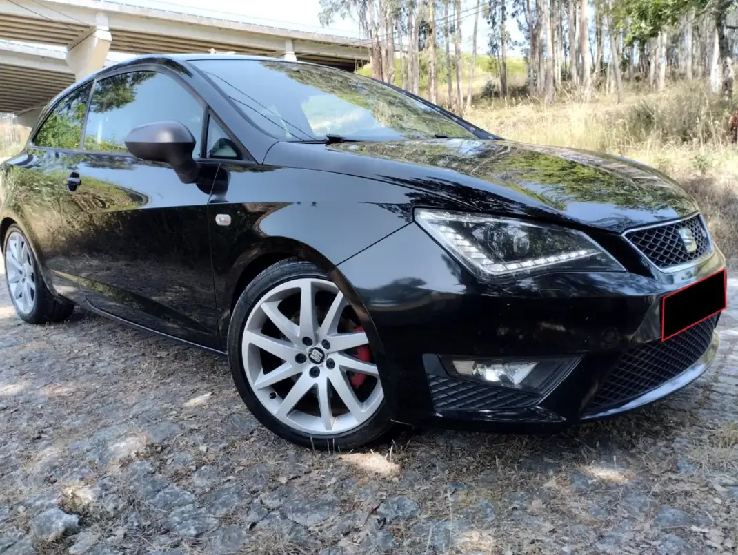 SEAT Ibiza 2014 - 12250 EUR, 200000 km - AUTO.MOTO.pt - 200000km - foto 1 de 26