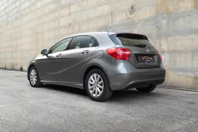 Mercedes-Benz A 180 2013 - 10990 EUR, 215000 km - AUTO.MOTO.pt - 215000km - foto 6 de 34