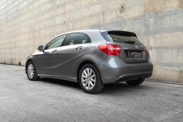Mercedes-Benz A 180 2013 - 10990 EUR, 215000 km - AUTO.MOTO.pt - 215000km - foto 6 de 34