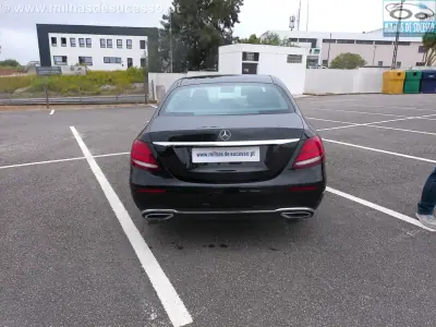 Mercedes-Benz E 220 2017 - 24500 EUR, 181000 km - AUTO.MOTO.pt - 181000km - foto 14 de 20