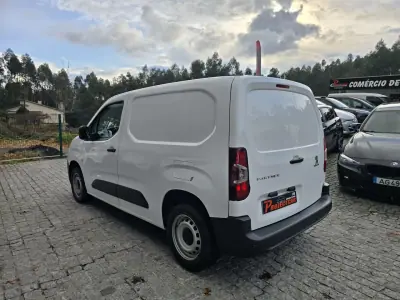 Peugeot PARTNER HDI 2020 - 13900 EUR, 99000 km - AUTO.MOTO.pt - 99000km - foto 2 de 22