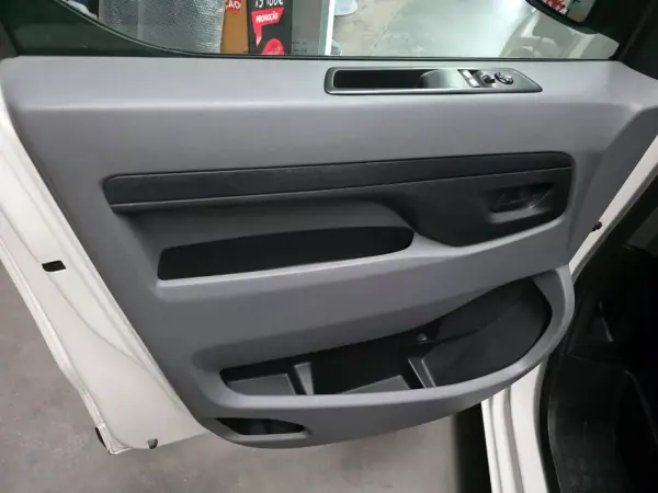 Toyota PROACE 2.0 D-4D Cool 6 Lug. 2022 - 22980 EUR, 41707 km - AUTO.MOTO.pt - 41707km - foto 14 de 17