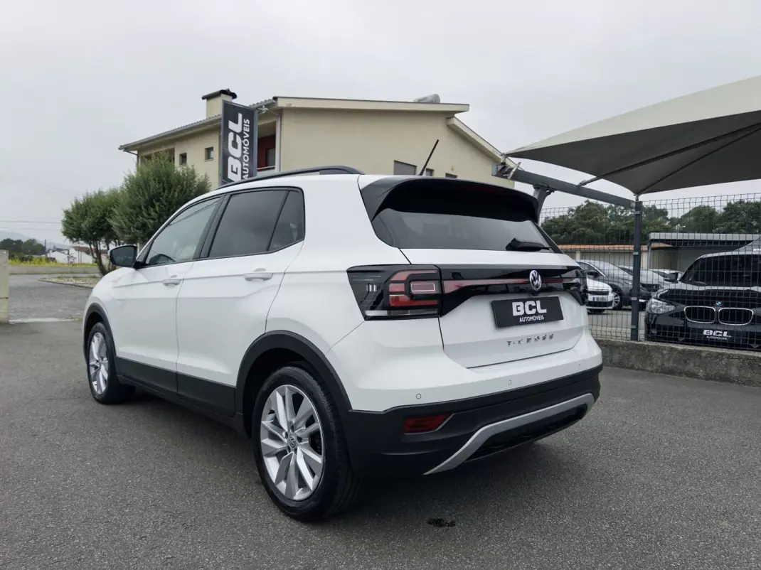 Volkswagen T-Cross 2019 - 17990 EUR, 105000 km - 105000km - foto 5 de 39
