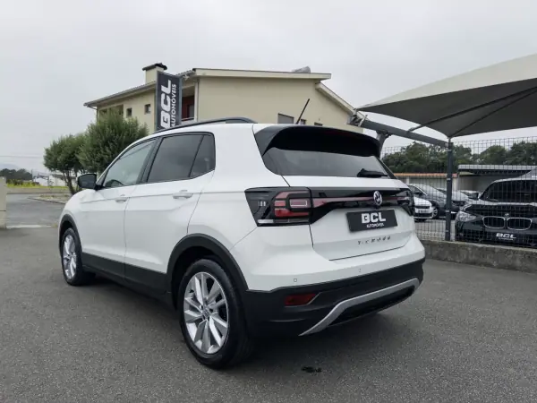 Volkswagen T-Cross 2019 - 17990 EUR, 105000 km - AUTO.MOTO.pt - 105000km - foto 5 de 39