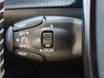 Peugeot 2008 2023 - 17990 EUR, 60816 km - 60816km - foto 18 de 27