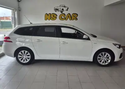 Peugeot 308 SW 2020 - 14750 EUR, 118747 km - AUTO.MOTO.pt - 118747km - foto 2 de 8