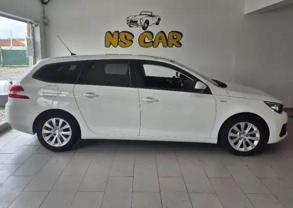 Peugeot 308 SW 2020 - 14750 EUR, 118747 km - AUTO.MOTO.pt - 118747km - foto 2 de 8