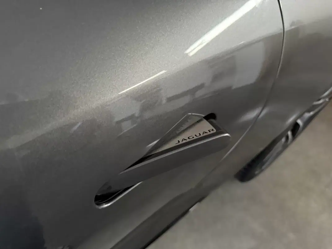 Jaguar F-Type 2018 - 46000 EUR, 64300 km - AUTO.MOTO.pt - 64300km - foto 24 de 135