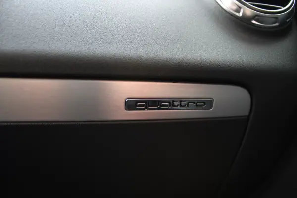 Audi TT Coupé 2009 - 15450 EUR, 207000 km - AUTO.MOTO.pt - 207000km - foto 11 de 24