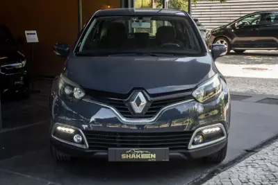 Renault Captur 2014 - 11890 EUR, 81739 km - AUTO.MOTO.pt - 81739km - foto 6 de 35