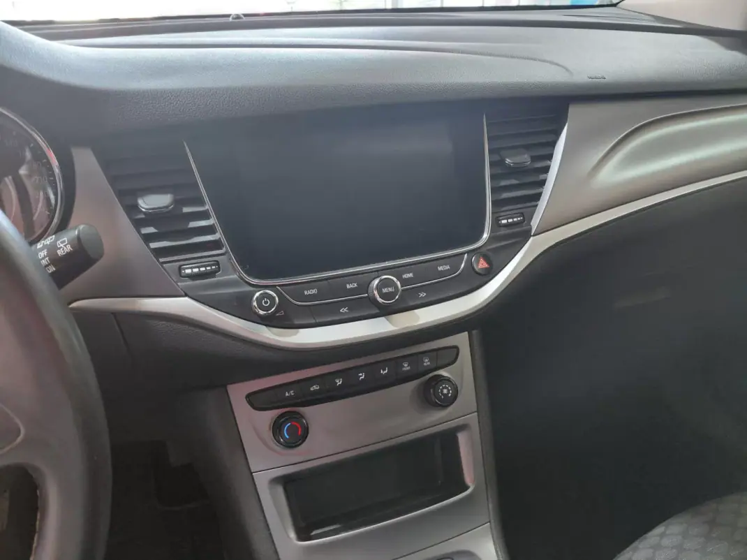 Opel Astra 2019 - 11900 EUR, 155000 km - AUTO.MOTO.pt - 155000km - foto 13 de 21