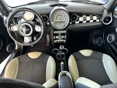 MINI 3 Portas 2008 - 9390 EUR, 182407 km - 182407km - foto 15 de 38